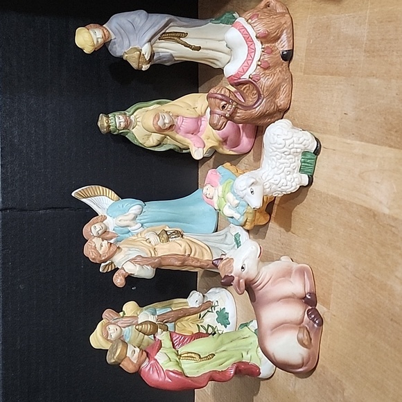 VTG 11-Piece Hand-Painted Porcelain Nativity Set, Baby Jesus Christmas Religious - Picture 8 of 12